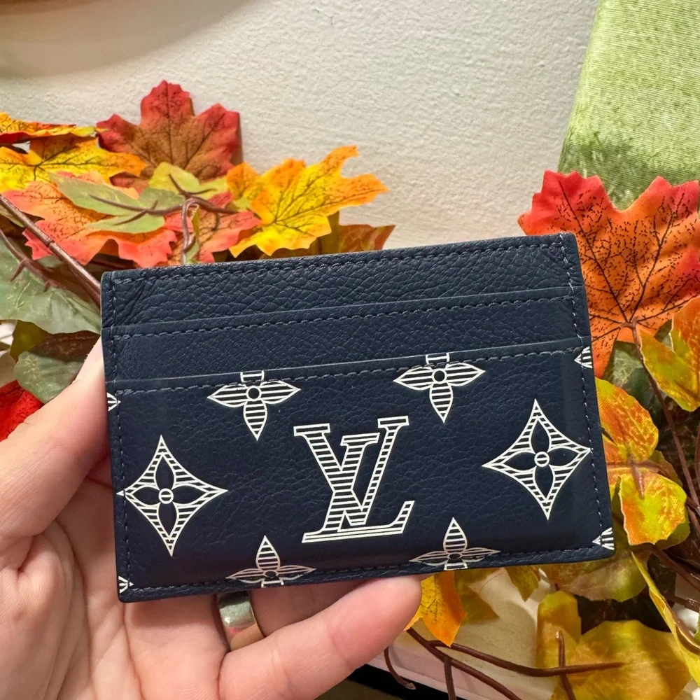 ONE DAY SALE✨ Louis Vuitton Dark Blue Monogram shadow double Card Holder